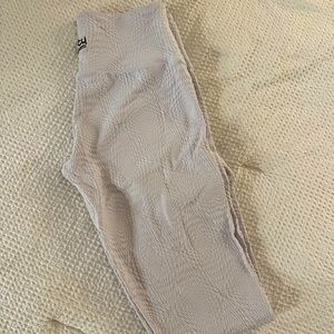 Booty by Brabants White Curvy Mermaid Leggings (NWOT)